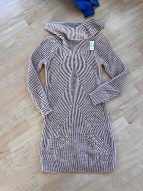 Women’s Maurice’s Full Length Top Tan Ribbed Medium Turtleneck Full Body NEW